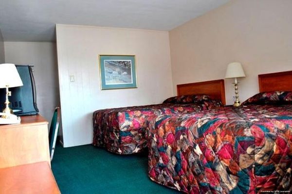 TRAVELERS LODGE (Marshall)